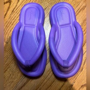 Brand New‎ Freeloop Hawaii Flip Flops Women’s in Deep Purple Size 36